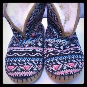 Adorable American Eagle Slipper Boots